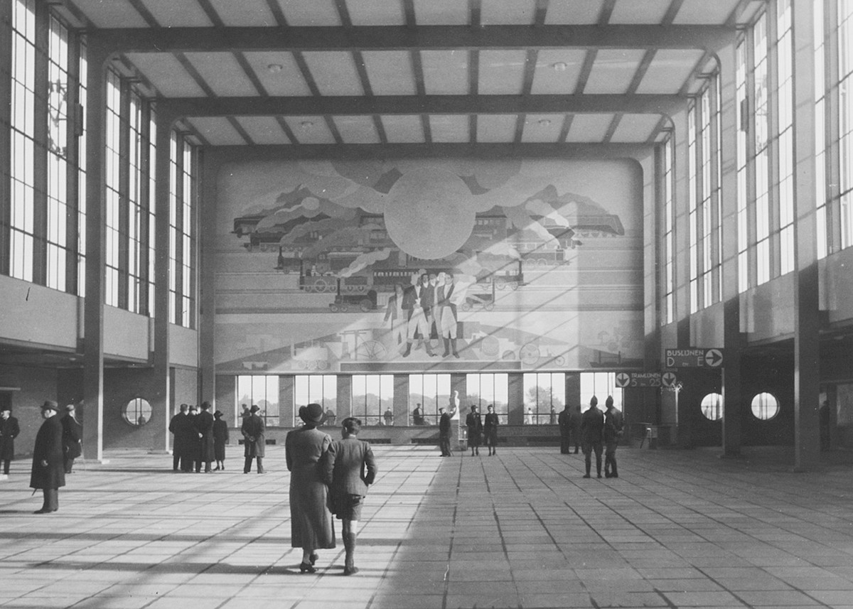 Station hall, 1939