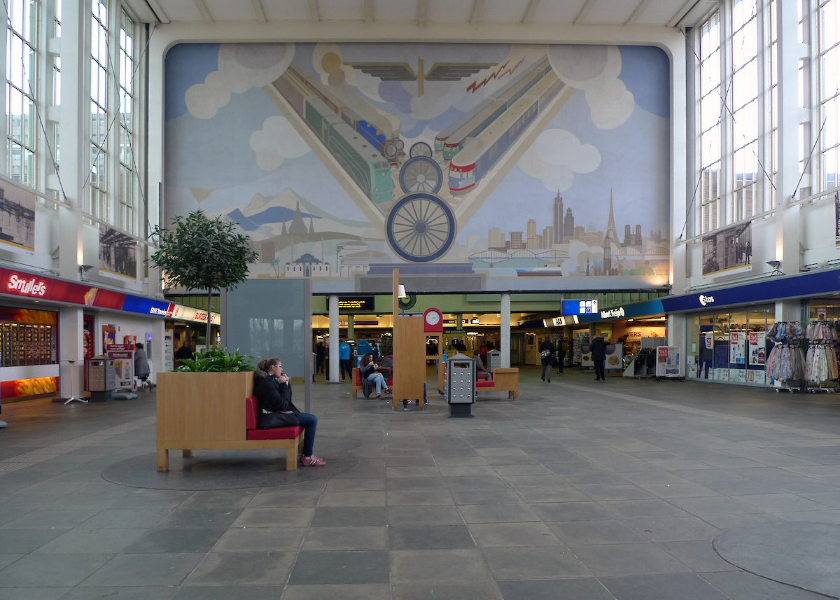 Station hall before the renovation, 2016