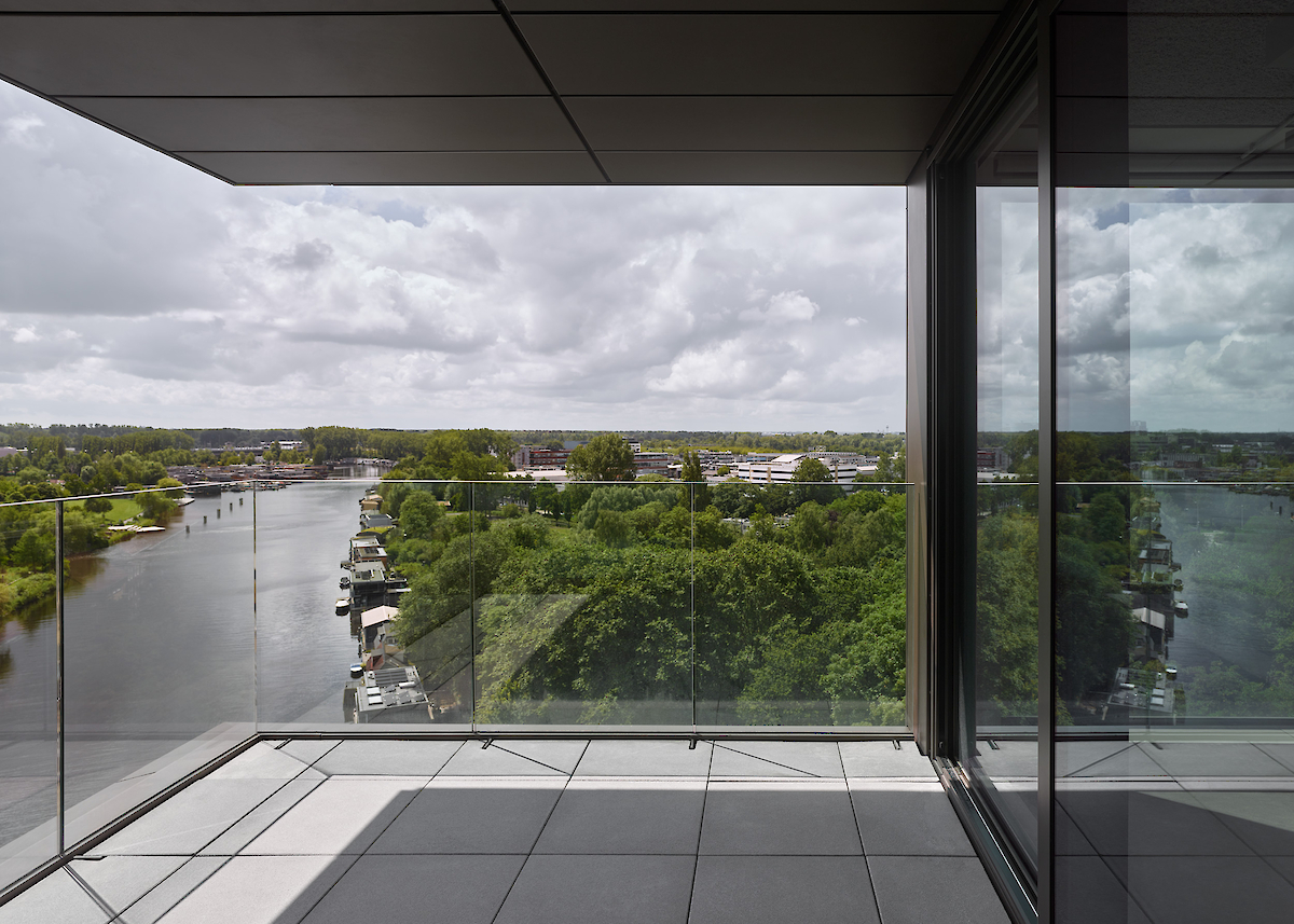 High-quality outdoor space for the offices with a new view